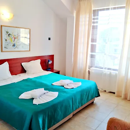 מלון Yalta Complex 3*