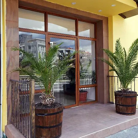 Yalta Complex 3* סבטי ולאס