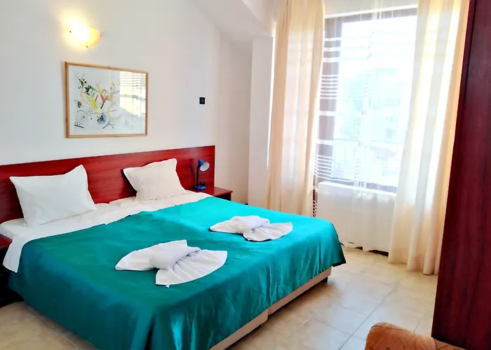 Отель Yalta Complex 3*