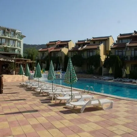 Yalta Complex Otel 3*