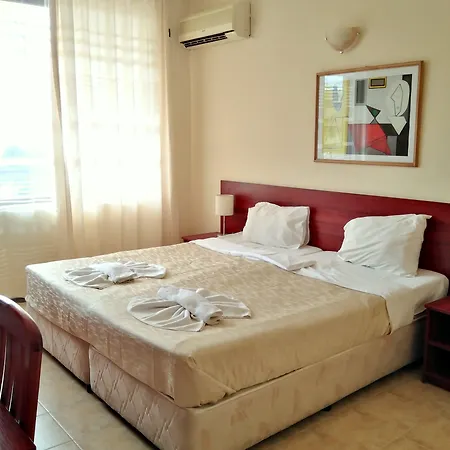 Otel Yalta Complex 3*