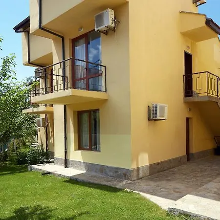 Otel Yalta Complex 3*